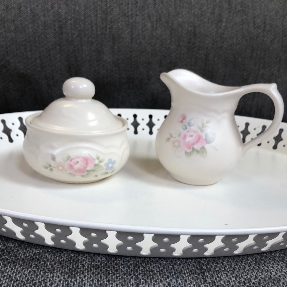 Pfaltzgraff tea rose sugar and creamer set